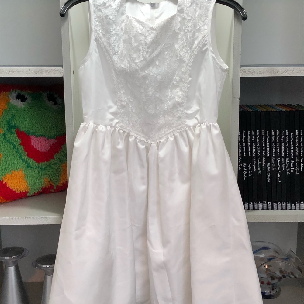 Girls Sz 10 White Lace-Accented Satin Formal Dress